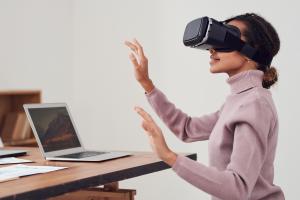 Woman using virtual reality | NICRC